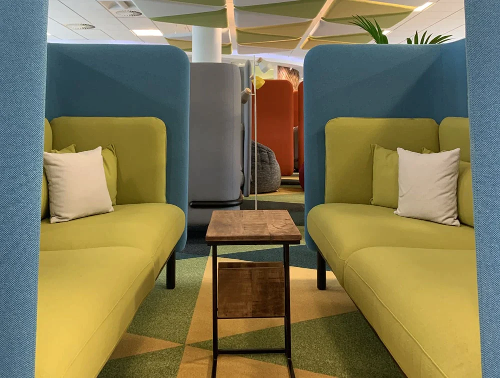 Playrix-Office-Blue-High-Roof-Meeting-Den-with-Green-Cushions